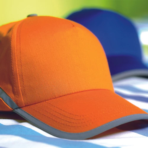 Kalapok, sapkák és ruházat Kalapok, sapkák és ruházat